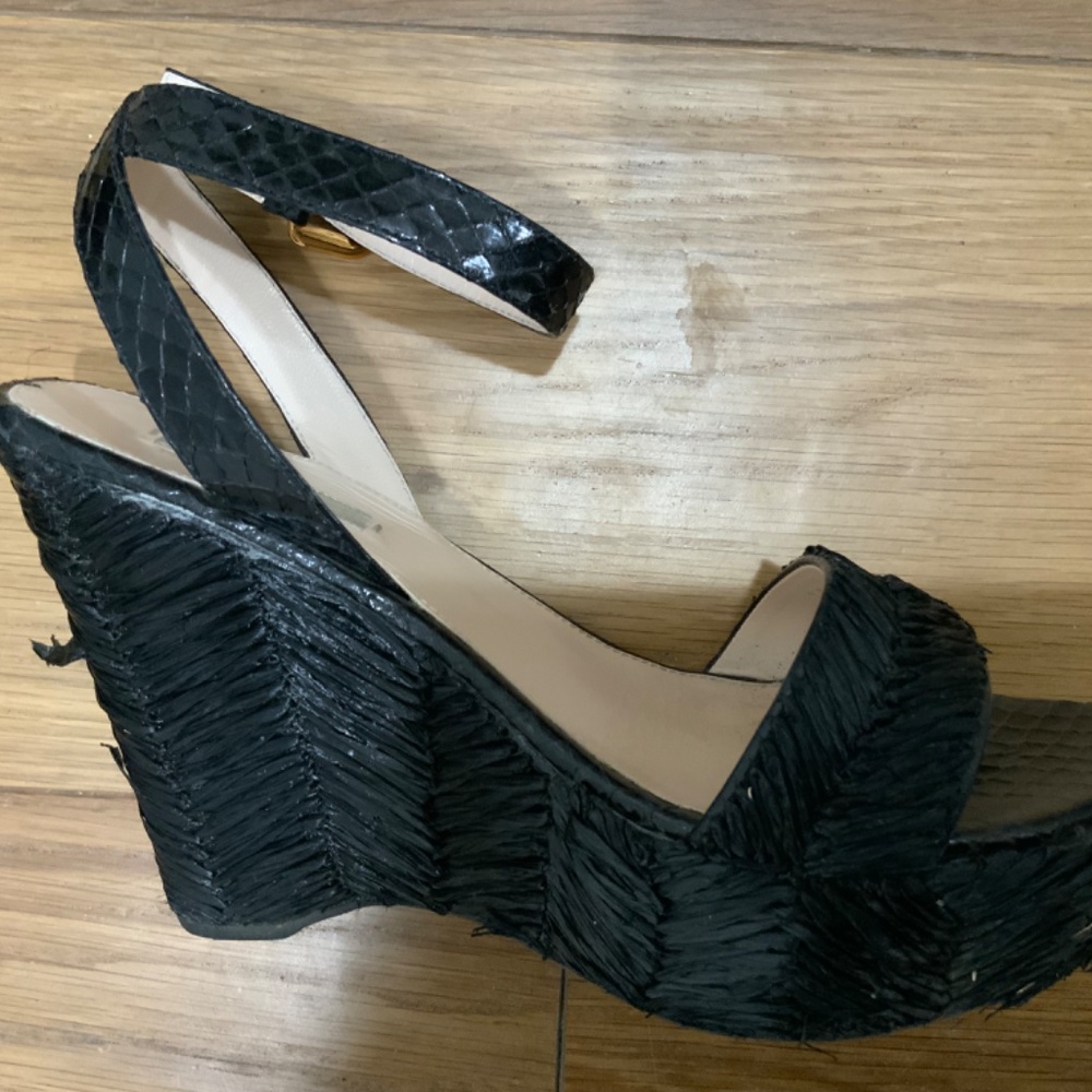 Authentic PRADA Black Raffia Wedges - Picture 5 of 10